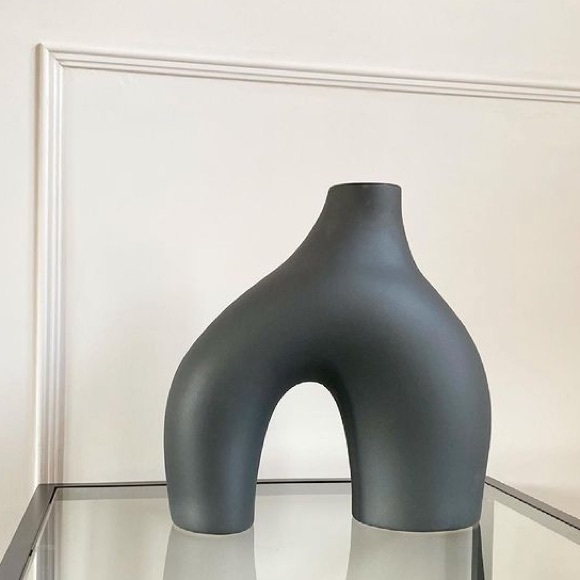 H&M Home Stoneware Black Vase - Picture 1 of 12
